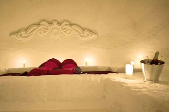 White Lounge Iglusuite