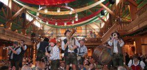 kufflers_weinzelt_musikkapelle_oktoberfest