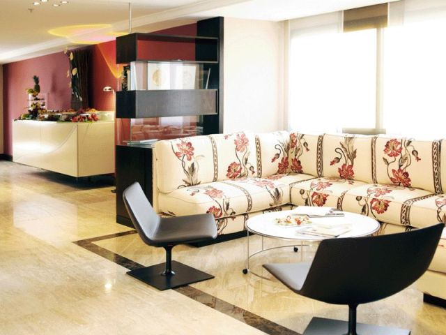 Kempinski Hotel Bahía Estepona: Prestige Etage bietet Luxus pur · Le ... Kempinski Hotel Bahía Estepona: Prestige Etage bietet Luxus pur · Le ...