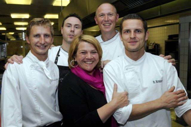 Privathotel Lindtner Hamburg Presse Korbinian Wolf – Sous Chef, Frank Kriewen – Küchenchef Privathotel Lindtner, Léa Linster, Stefan Muhl – Küchendirektor Privathotel Lindtner und Dominic Schlott – Sous Chef Privathotel Lindtner