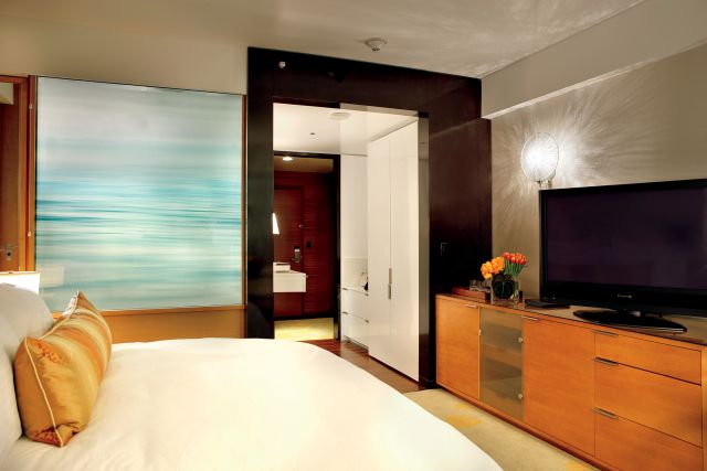 Ritz Carlton guestroom