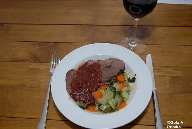 Wildschweinbraten in Rotwein-Himbeersauce an Pak Choi 1