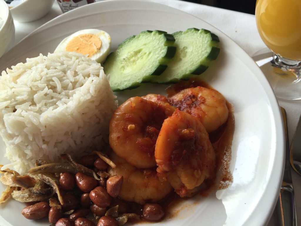 Ist das Frühstück Malaysias UNESCO-würdig? – Die faszinierende Welt der Malaysian Breakfast Culture 14 Malaysian Breakfast Culture - Nasi Lemak - Breakfast with the love of my life, Chirapon Praditduang.