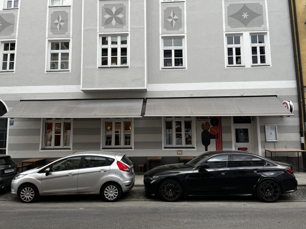 Pizza Studio München – Wenn Kunst, Wein und Teig sich verlieben 9 Pizza Studio