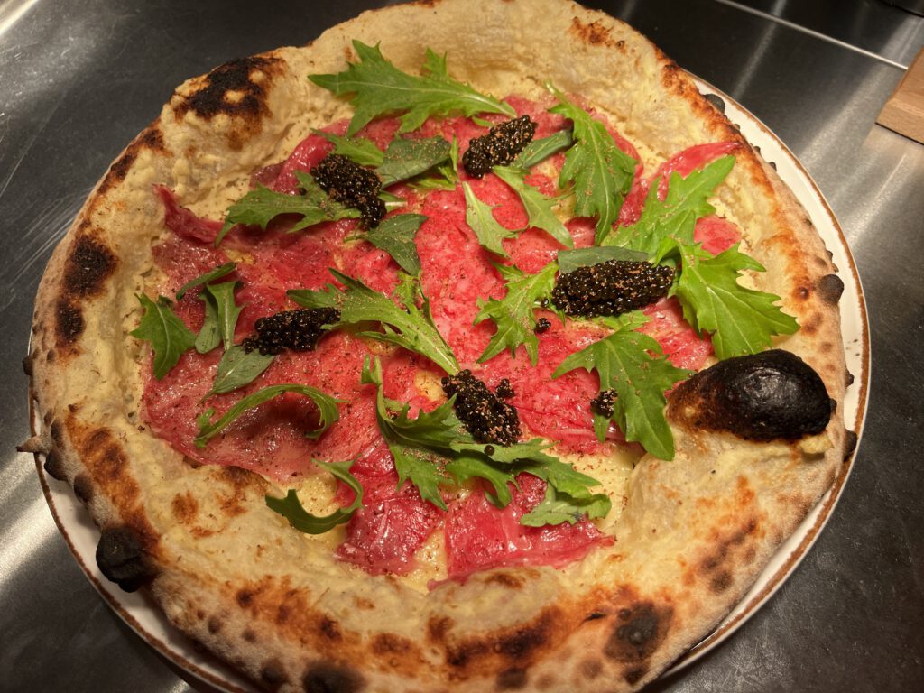Pizza Studio München – Wenn Kunst, Wein und Teig sich verlieben 12 Pizza Studio - Pizza Ho Lee Shit