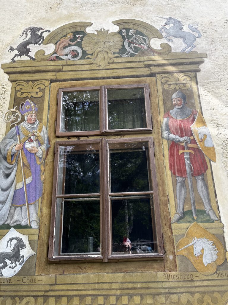 Auf den Spuren der Ritter: Der Tiroler Burgenweg in der Ferienregion TirolWest 27 Tiroler Burgenweg Ferienregion TirolWest