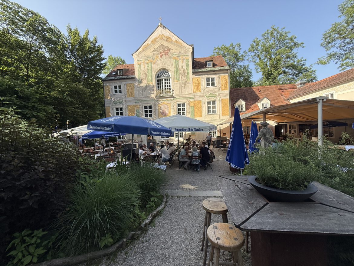 Barock, Biergarten und Big Green Egg: Im Asam Schlössl verbindet Shane McMahon bayerische Wirtshausküche mit irischem Twist und feiner Grillkultur.