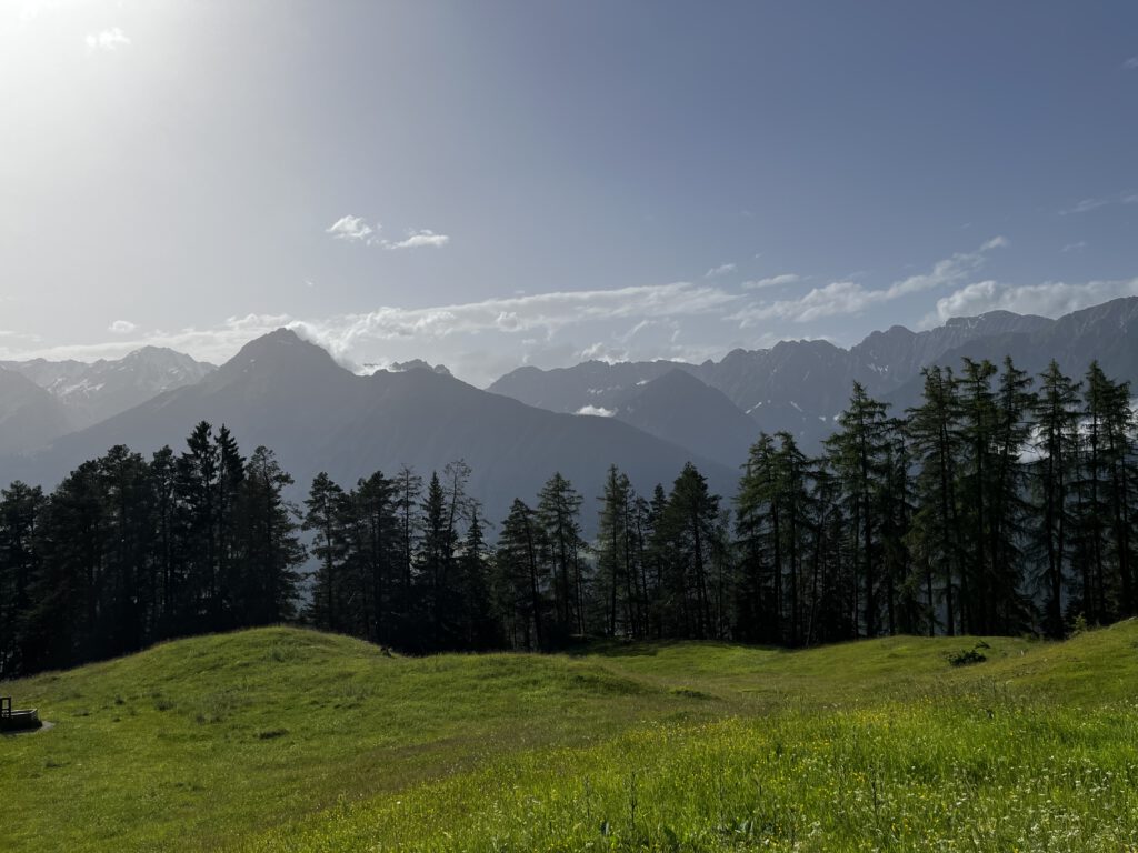 Genuss hoch 3: Wandern, Schlemmen, Staunen – das Mountain Food Festival in Imst 9 Genuss hoch 3 - Karrösteralm - Wandern, Schlemmen, Staunen: Beim „Genuss hoch 3“-Festival in Imst erleben Feinschmecker eine Alpenkulinarik der Extraklasse – mitten in Tirol.