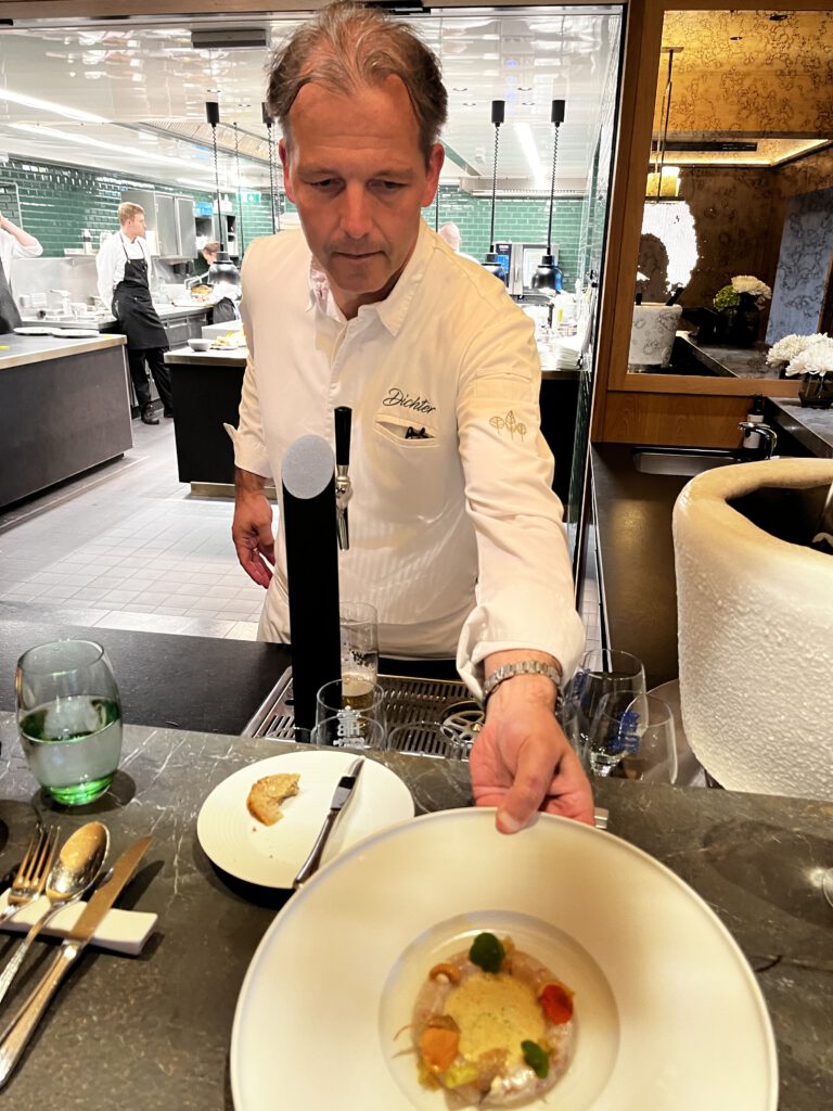 Gourmetrestaurant Dichter: Am Chef's Table bei Thomas Kellermann in Rottach-Egern 31 Gourmetrestaurant Dichter - Parkhotel Egerner Höfe - Tegernsee