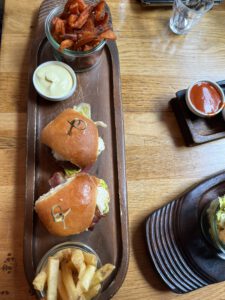 Der kleine Flo: Mini-Burger mit großem Genuss in Münchens Innenstadt 10 Der kleine Flo
