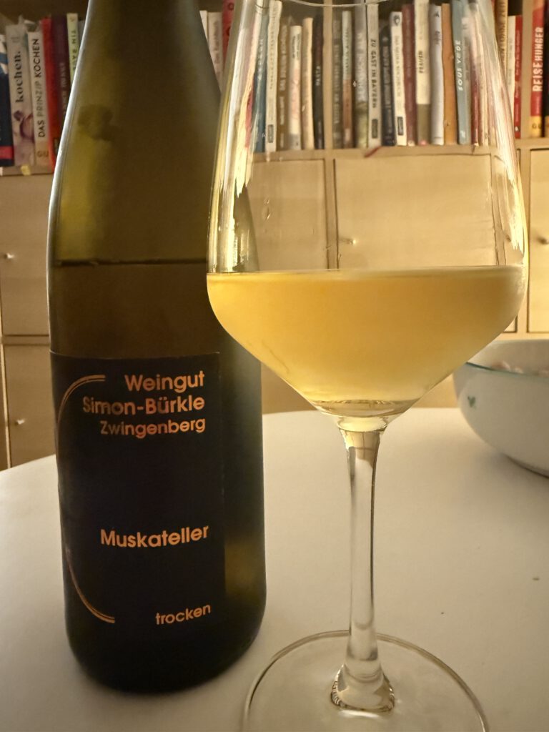 Weingut Simon-Bürkle Zwingenberg, Muskateller trocken