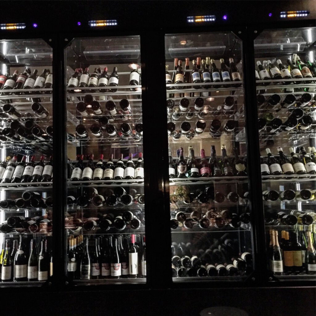 Wein richtig servieren - Weinklimaschrank