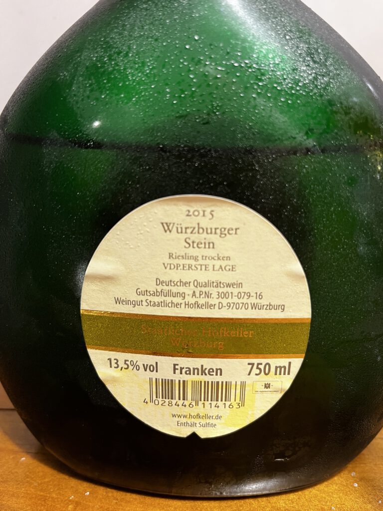 Qualitätsstufen beim Wein, Staatlicher Hofkeller Würzburg, Franken, 2015 Würzburger Stein Riesling trocken, VDP Erste Lage