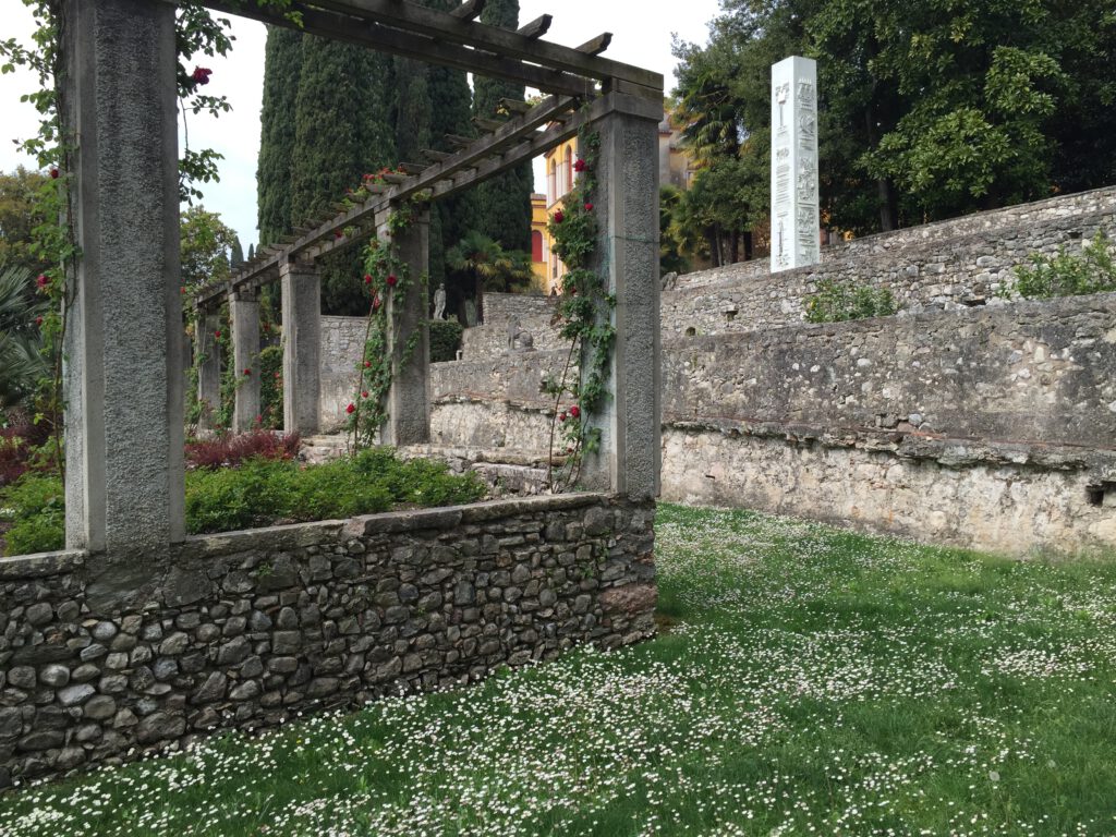 Villa Giulia am Gardasee: Zwischen Dolce Vita, Geschichte und den Schatten D'Annunzios 32 Vittoriale degli Italiani Gardasee