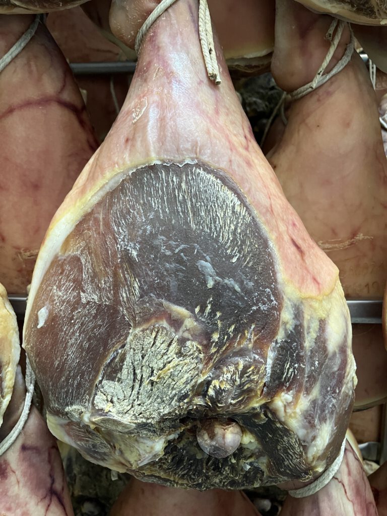 Prosciutto Toscano DOP: Die Essenz toskanischer Lebensart 24 Prosciutto Toscano DOP