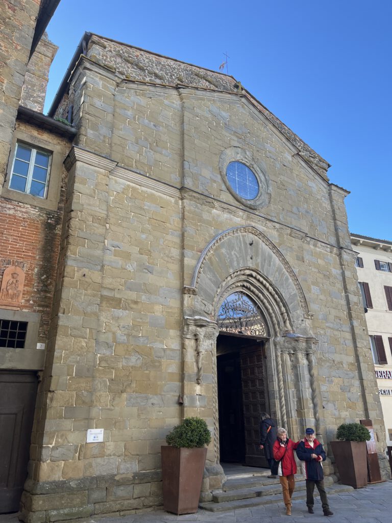 Monte San Savino überrascht: Medici, Karzer und Wein rund um die Uhr