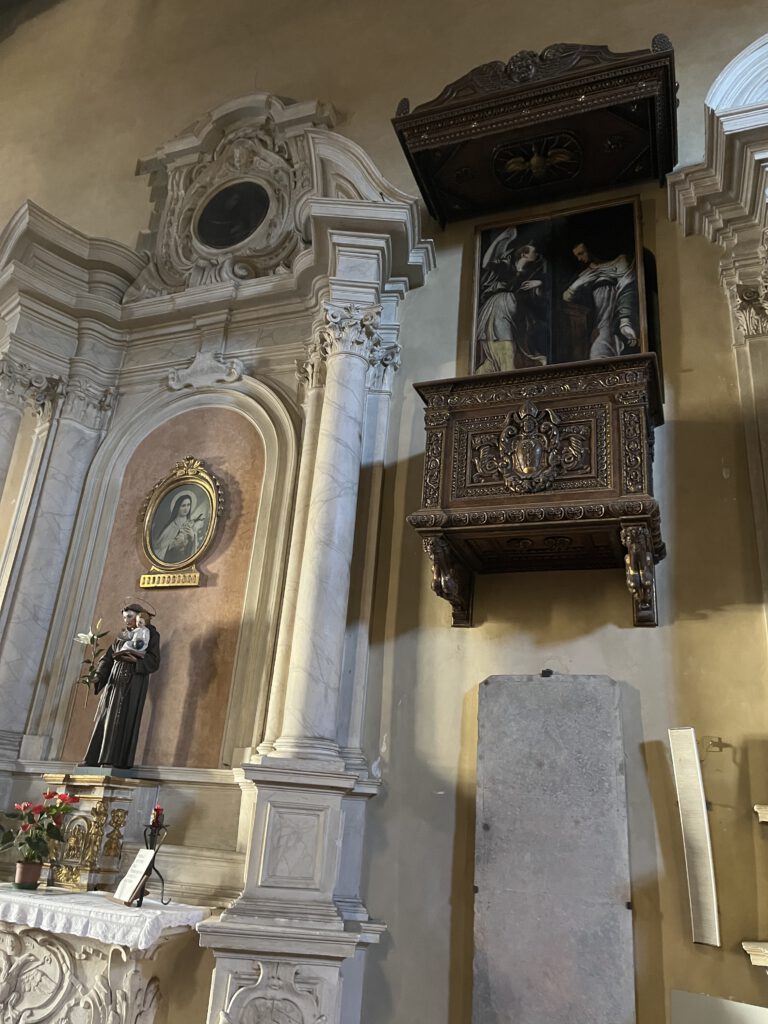 Monte San Savino überrascht: Medici, Karzer und Wein rund um die Uhr