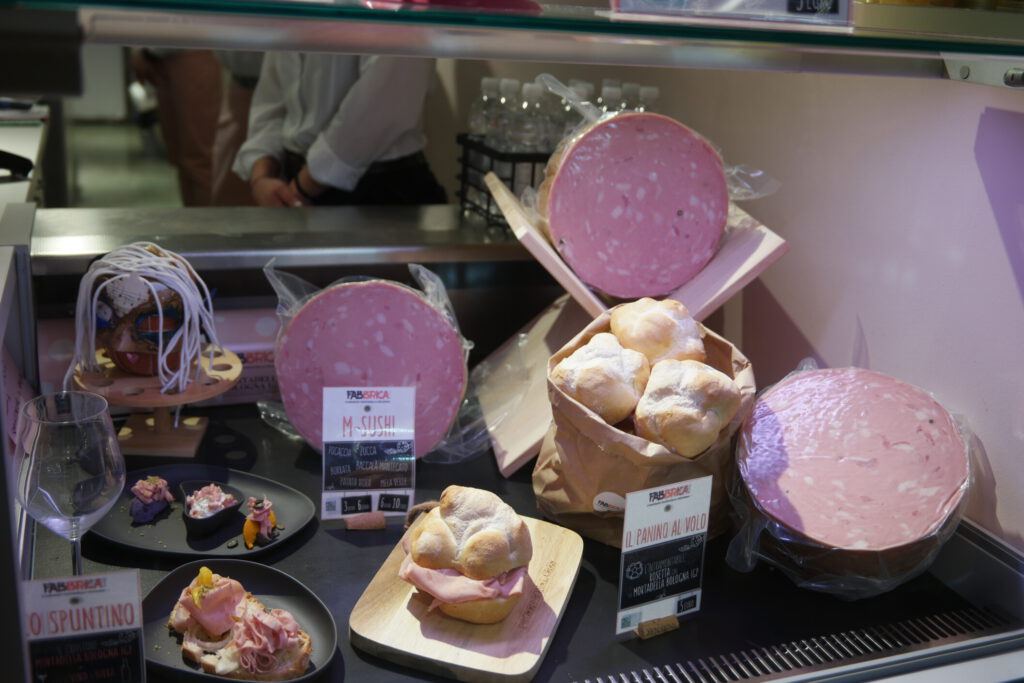Echte Mortadella Bologna: Das Geheimnis der Riesenwurst und warum sie eine Dusche braucht 17 Mortadella Bologna