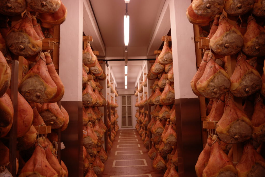 Der Duft der Apenninen: Ein Blick hinter die Kulissen der Parmaschinken DOP Produktion SLEGA 14 Parmaschinken DOP Produktion SLEGA