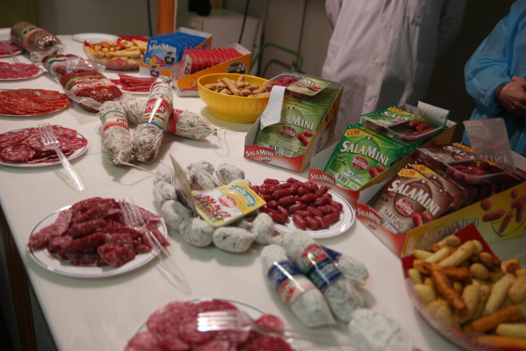 Das Geheimnis der Reife: Ein Blick hinter die Kulissen der Beretta Salami Produktion 15 Beretta Salami Produktion