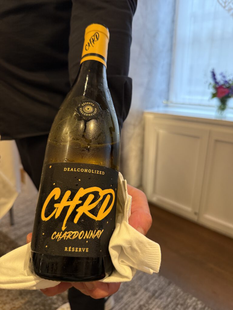 0,0 Prozent, 100 Prozent Genuss? Alkoholfreie Getränkebegleitung in der Spitzengastronomie 6 Leitz CHRD Chardonnay Réserve alkoholfrei zum Bachsaibling