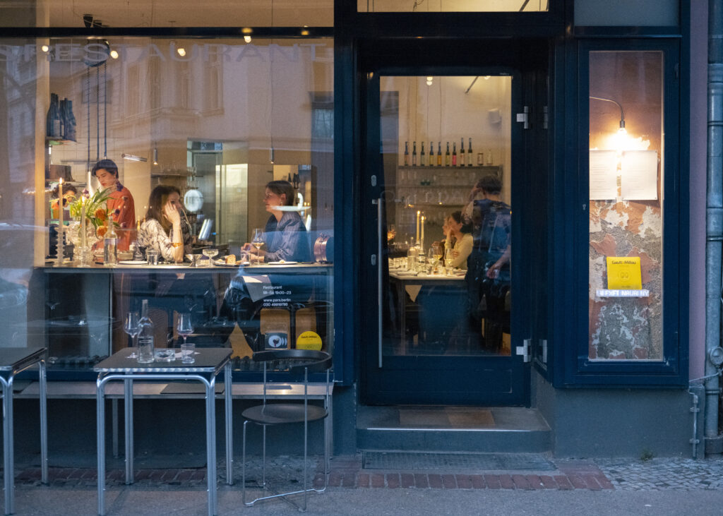 Das Ende des pars: Was bleibt vom Fine Dining in Berlin? 5 Das Sternerestaurant pars Berlin schließt Ende 2026. Kristiane Kegelmann spricht über Fine Dining, Kosten, Michelin, Standort und die Zukunft der Gastronomie.