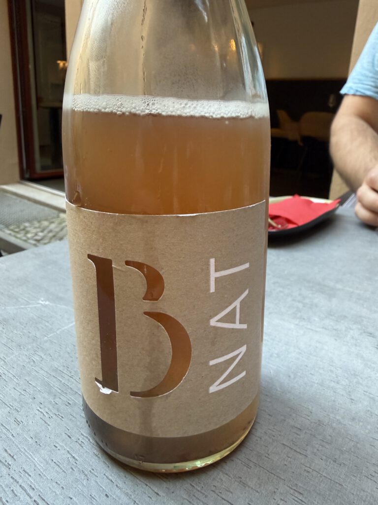 B NAT Rosé Pét-Nat beim Weinlobbyisten in Berlin