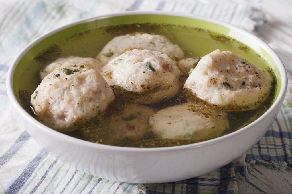 Unkrautknödel 2 (©iStock.com_ALLEKO)