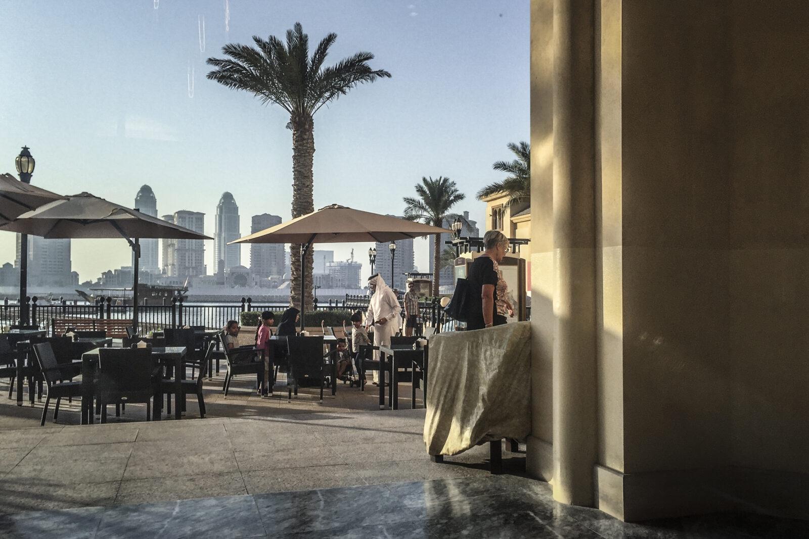 Qatar: Wüste, Weltmeisterschaft, Wow-Effekte und Wonne auf dem Tisch 18