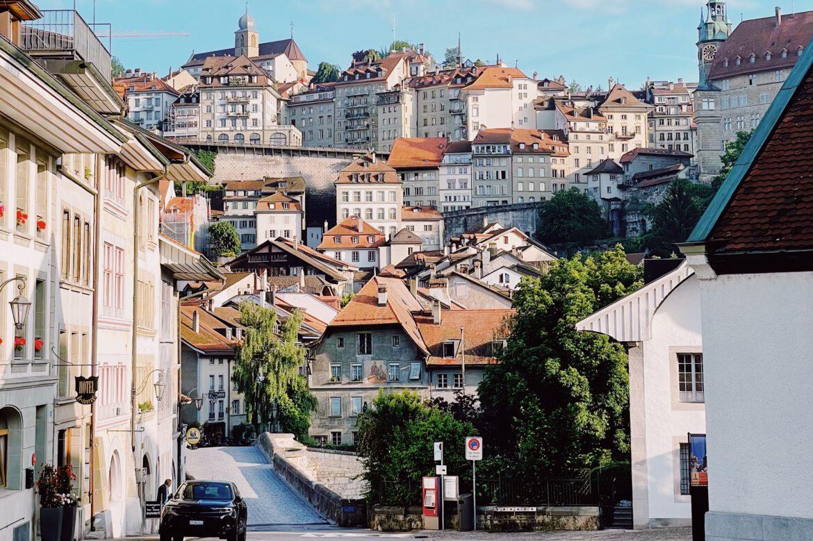 Blick auf die Altstadt von Fribourg / Kanton Fribourg / (c) Uwa Scholz