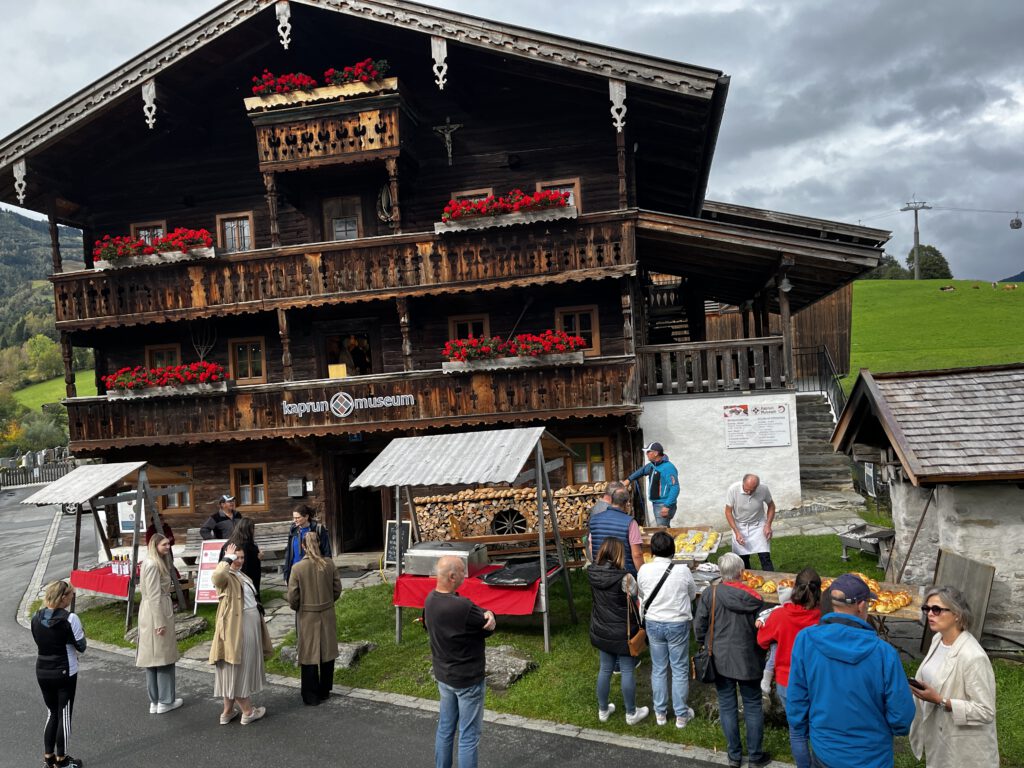 Tauern Spa Kaprun: Wo Entspannung den Sternenhimmel küsst 1