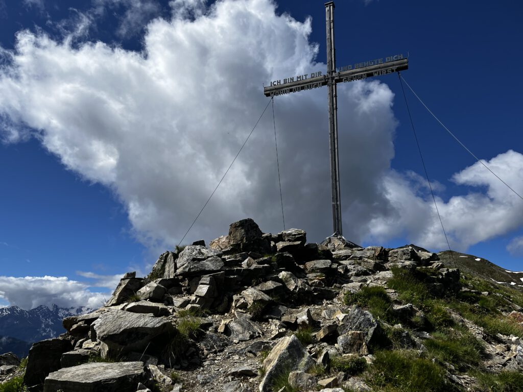 Genuss hoch 3 - Wandern, Schlemmen, Staunen: Beim „Genuss hoch 3“-Festival in Imst erleben Feinschmecker eine Alpenkulinarik der Extraklasse – mitten in Tirol.