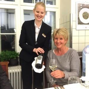 Schneegolf in St. Moritz: Zwischen Innovation und Nostalgie 26 Waldhaus Sils Maria Weinverkostung mit Sommeliere Katrin