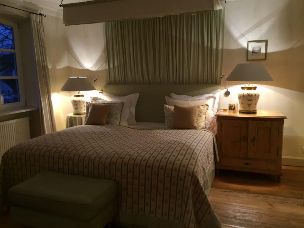 Restaurants in München: August und Maria im Brauereigasthof Hotel Aying 30 August und Maria Brauereigasthof Hotel Aying
