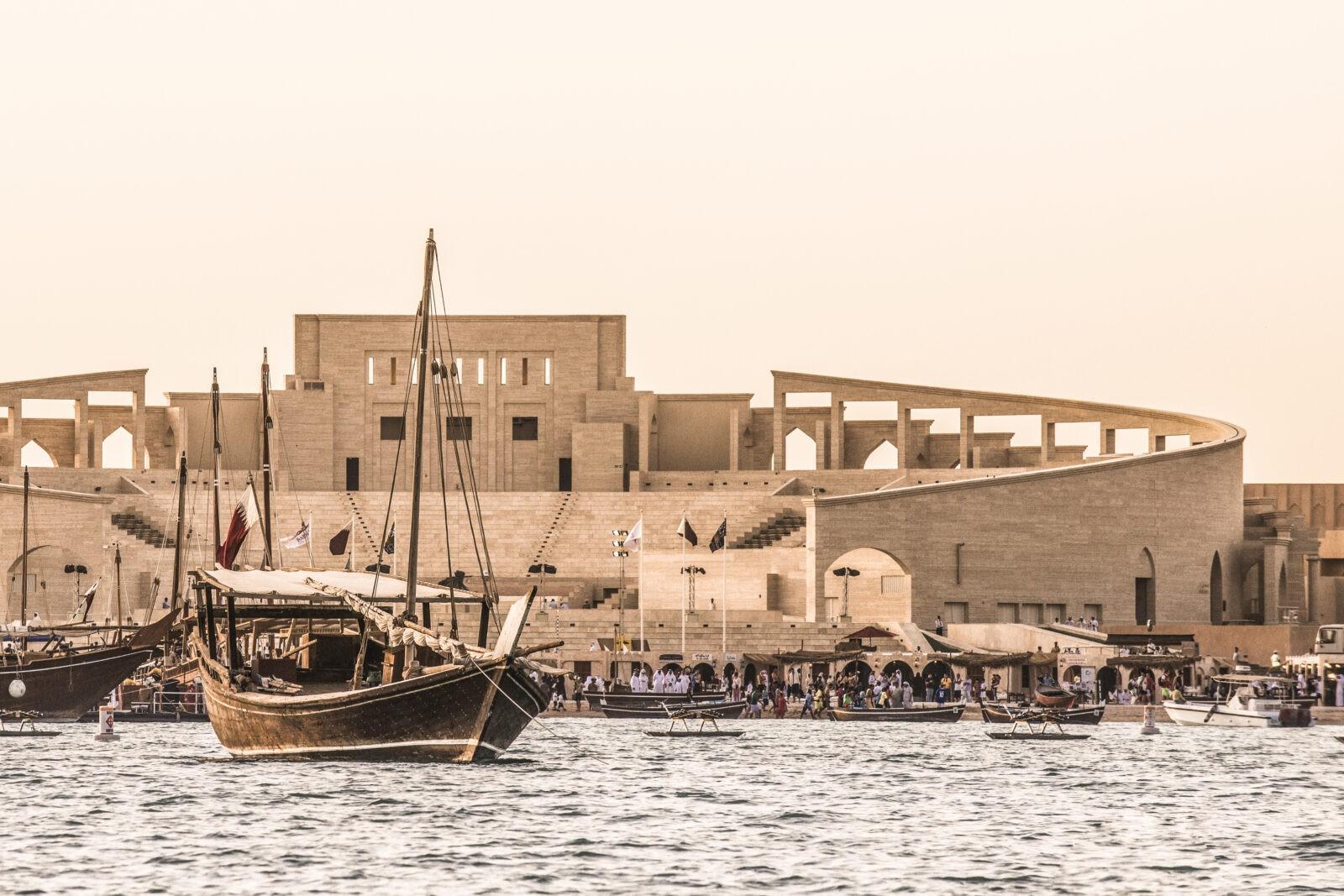 Qatar: Wüste, Weltmeisterschaft, Wow-Effekte und Wonne auf dem Tisch 8