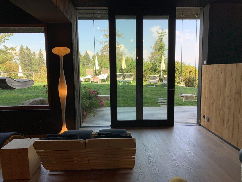 Hotel Pfösl: Kraft tanken mit Blick auf die Dolomiten 12 Hotel_Pfoesl_05_Ruheraum_AnkeSieker