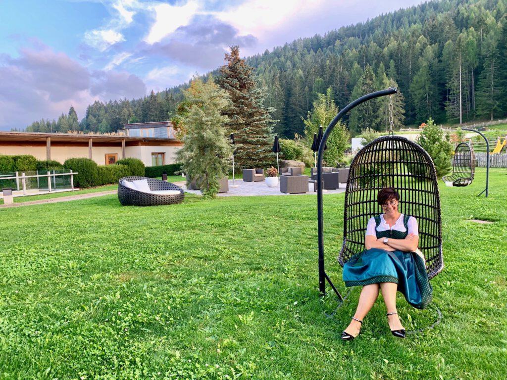 Hotel Pfösl: Kraft tanken mit Blick auf die Dolomiten 14 Hotel_Pfoesl_07_BrigitteZelgerWelnnessgarten_AnkeSieker