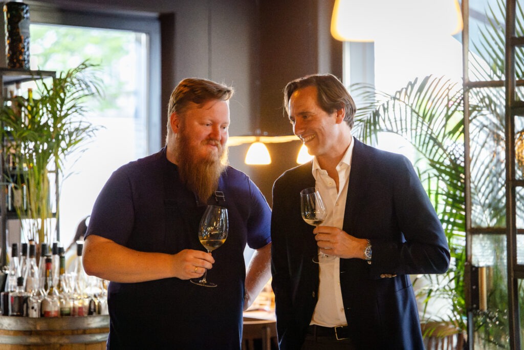 Weingut Dreissigacker: Exklusives "Wine & Dine" in der Brasserie Colette München 19 Dreissigacker Wine & Dine am 11.06.2025 in der Brasserie Colette (c) Thomas Kiewning